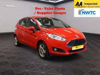2014 (63) - 1.25 Zetec Hatchback 5dr Petrol Manual Euro 5 (82 ps) 8x SERVICES!