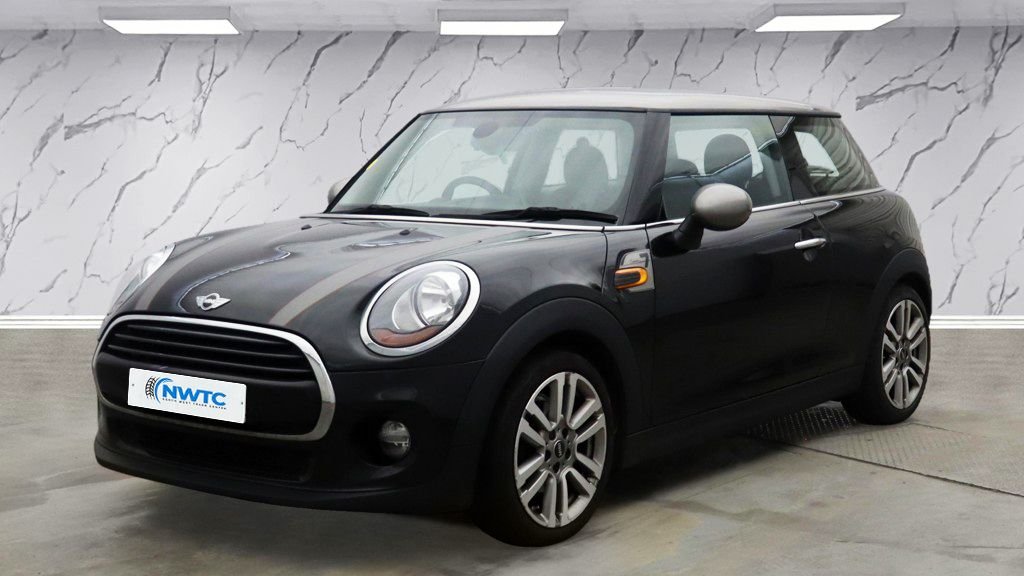 Used MINI Hatch 2018 for sale - 76821055: Photo 3