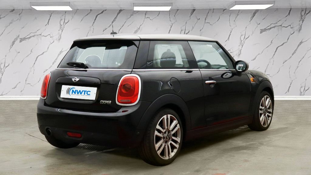 Used MINI Hatch 2018 for sale - 76821055: Photo 5