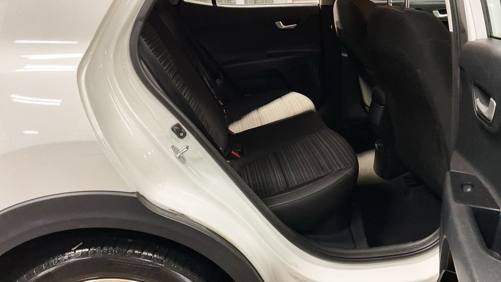 Used Kia Stonic 2018 for sale - 77422247: Photo 13