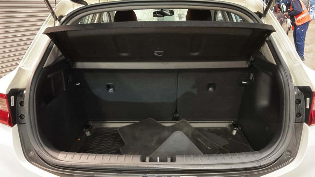 Used Kia Stonic 2018 for sale - 77422247: Photo 14