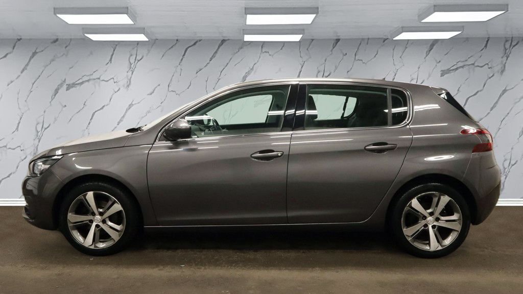 Used Peugeot 308 2018 for sale - 77835980: Photo 9