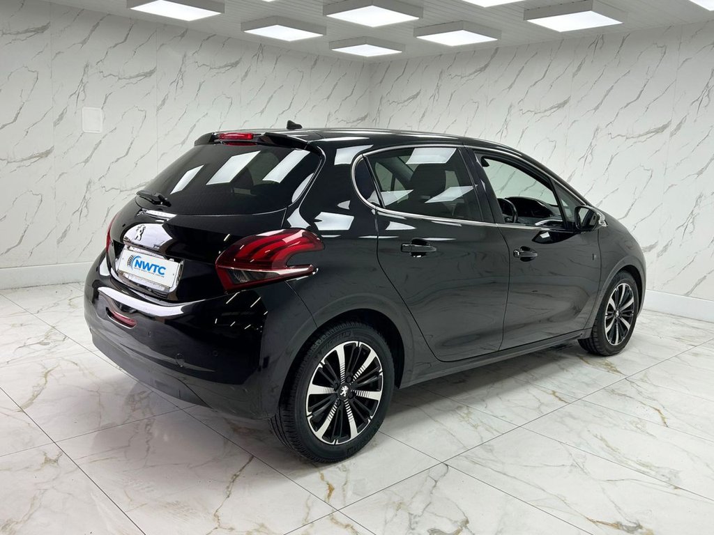 Used Peugeot 208 2018 for sale - 76323435: Photo 10