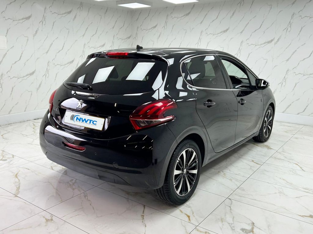Used Peugeot 208 2018 for sale - 76323435: Photo 9