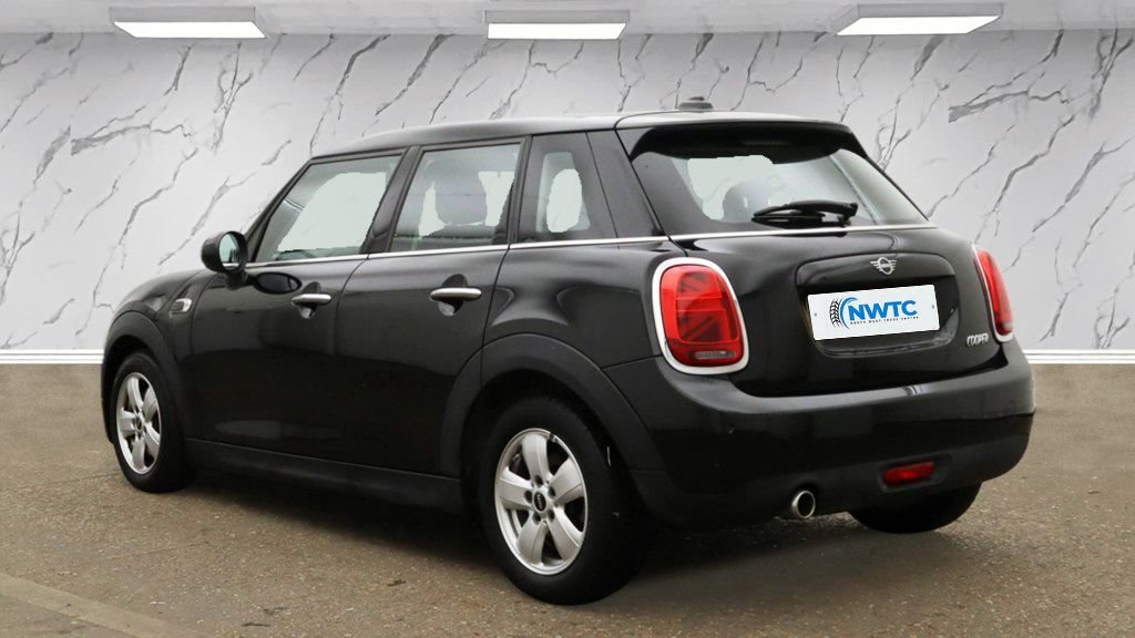 Used MINI Hatch 2018 for sale - 76901154: Photo 4