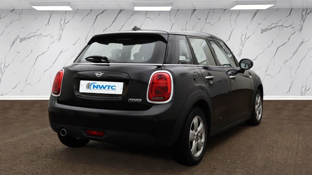 Used MINI Hatch 2018 for sale - 76901154: Photo 5