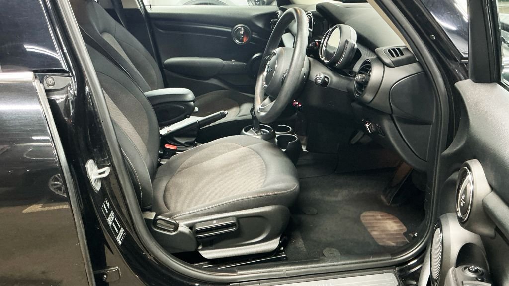 Used MINI Hatch 2018 for sale - 76901154: Photo 9