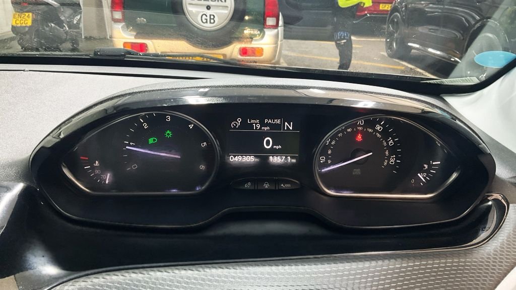 Used Peugeot 2008 2015 for sale - 78082575: Photo 10