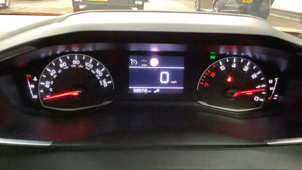 Used Peugeot 2008 2021 for sale - 76821059: Photo 9