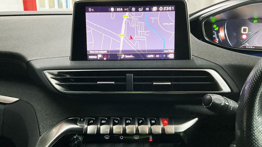 Used Peugeot 3008 2018 for sale - 76821039: Photo 8