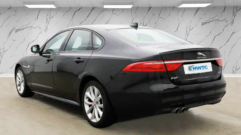Used Jaguar XF 2018 for sale - 76655283: Photo 4