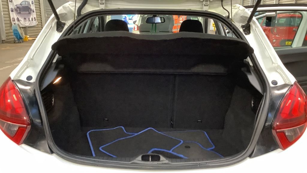 Used Peugeot 208 2018 for sale - 77288221: Photo 13