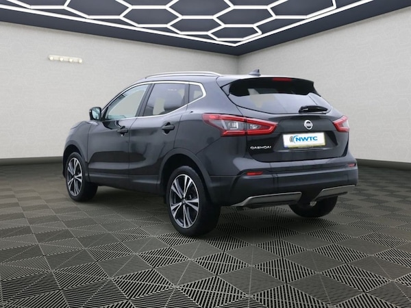 Used Nissan Qashqai 2017 for sale - 76345770: Photo 4