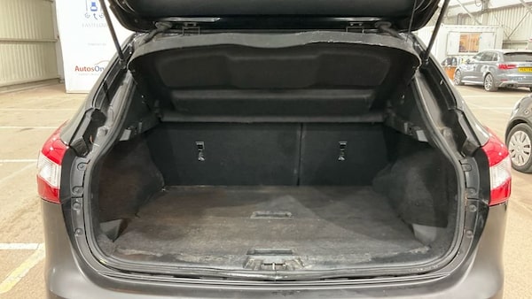 Used Nissan Qashqai 2016 for sale - 76323468: Photo 13