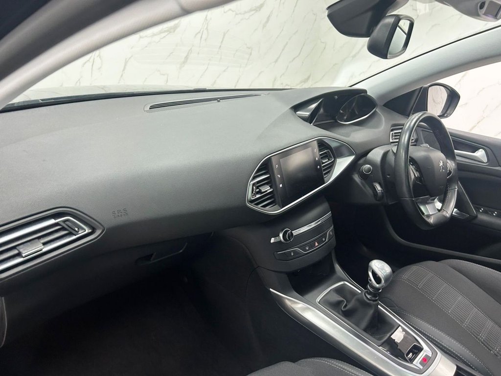 Used Peugeot 308 2018 for sale - 76333738: Photo 14