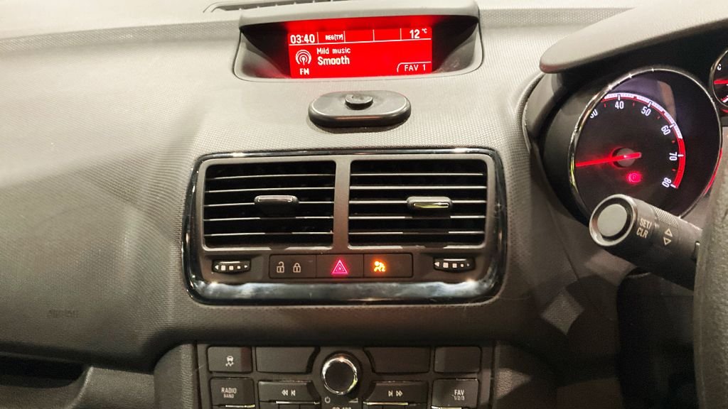 Used Vauxhall Meriva 2015 for sale - 76655272: Photo 8