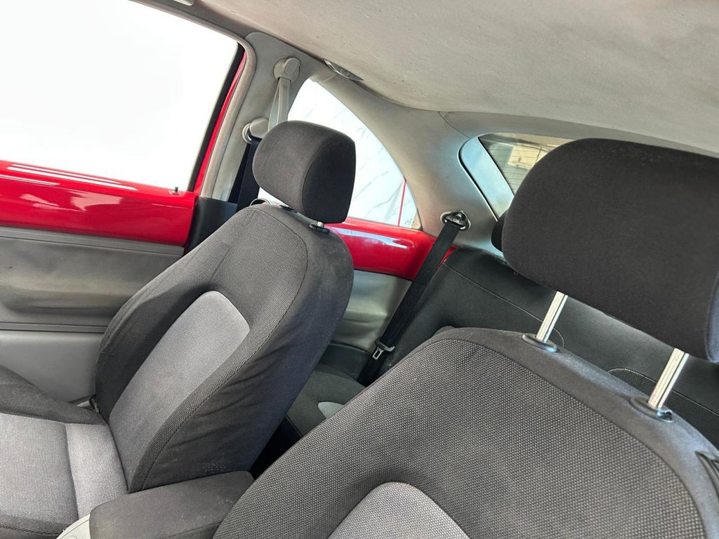 Used Volkswagen Beetle 2004 for sale - 76900565: Photo 11