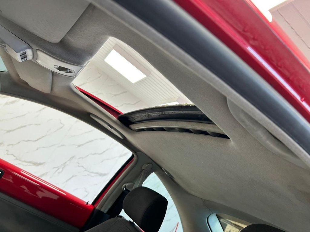 Used Volkswagen Beetle 2004 for sale - 76900565: Photo 14