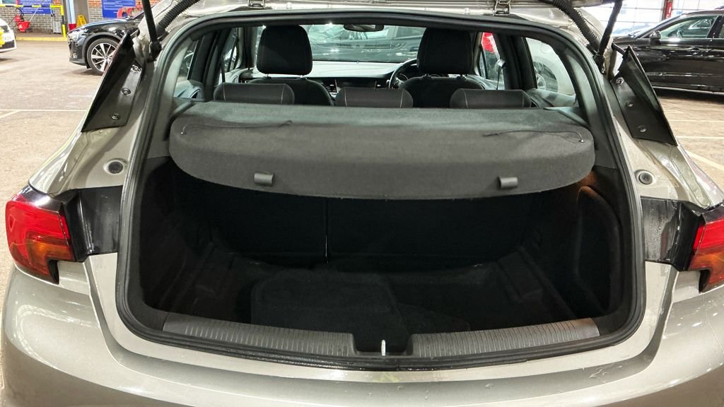 Used Vauxhall Astra 2017 for sale - 77408478: Photo 14