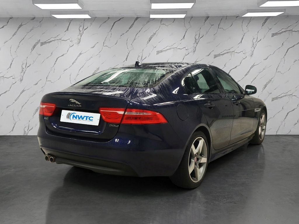 Used Jaguar XE 2015 for sale - 77302637: Photo 6