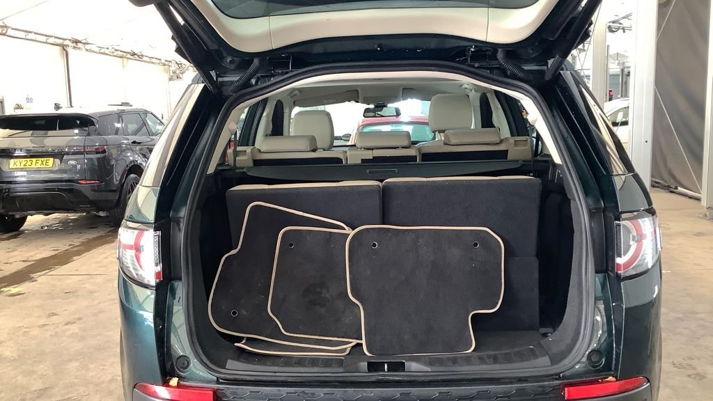 Used Land Rover Discovery Sport 2017 for sale - 76654926: Photo 12