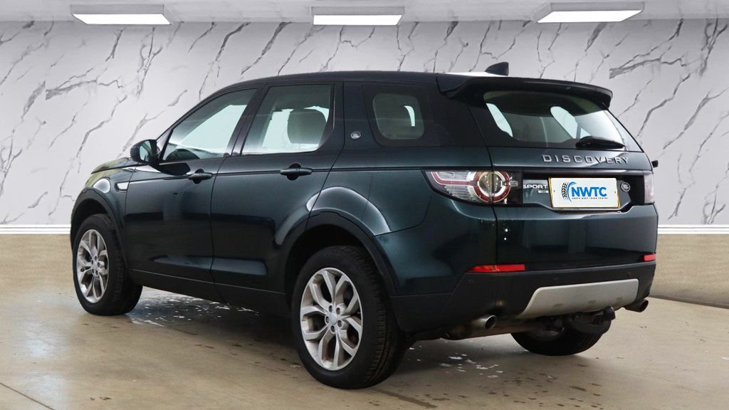 Used Land Rover Discovery Sport 2017 for sale - 76654926: Photo 4
