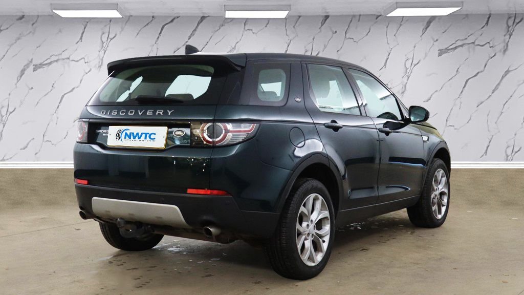 Used Land Rover Discovery Sport 2017 for sale - 76654926: Photo 5
