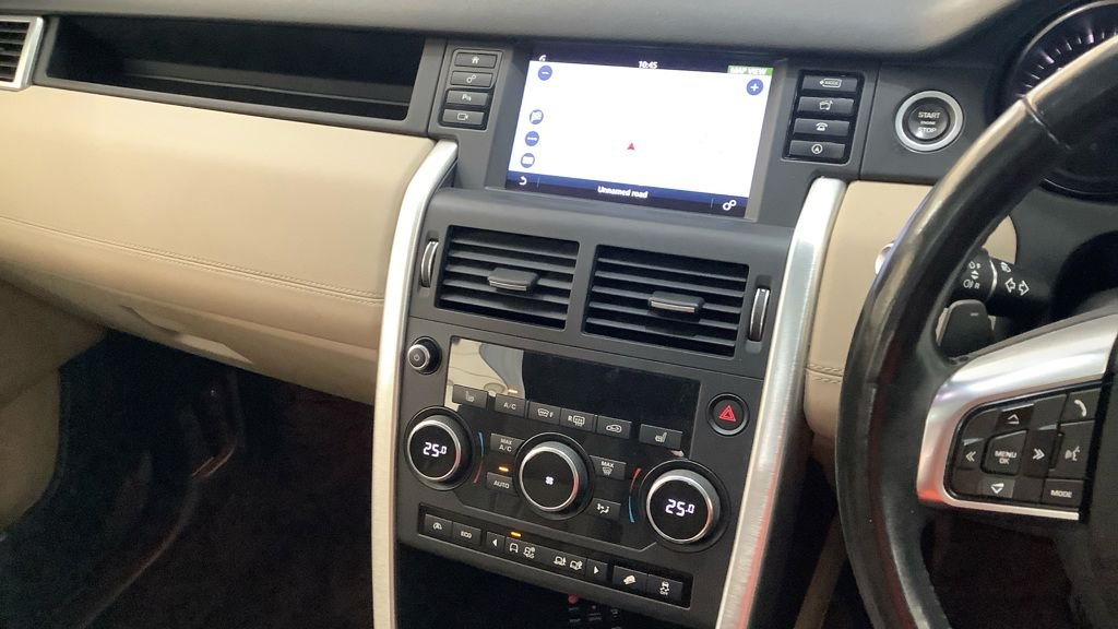 Used Land Rover Discovery Sport 2017 for sale - 76654926: Photo 8