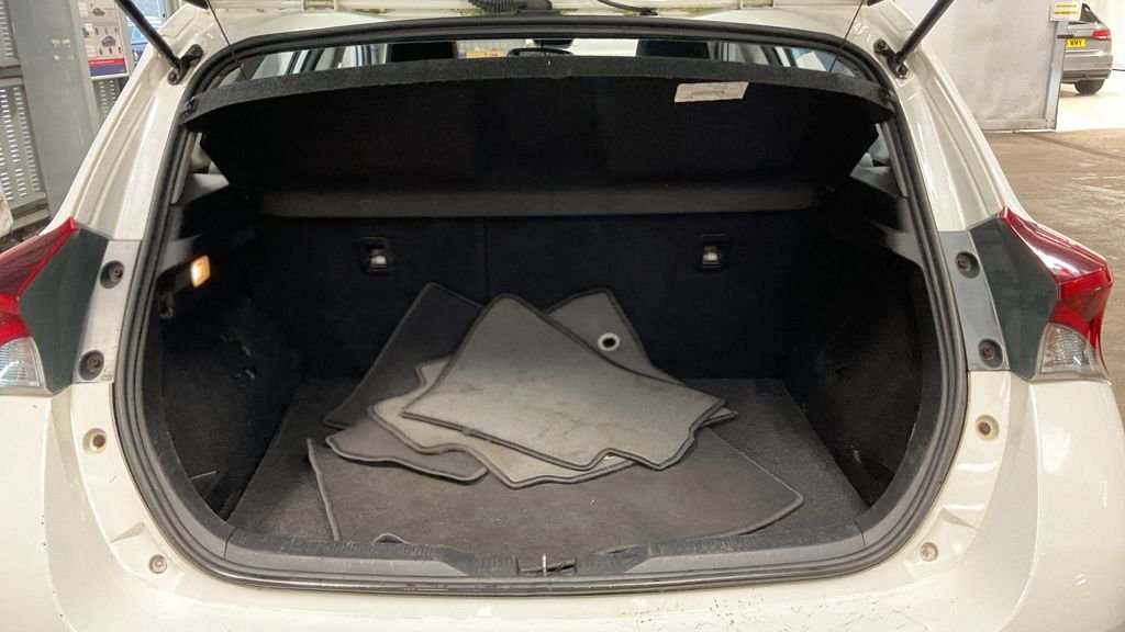 Used Toyota Auris 2017 for sale - 77436745: Photo 14