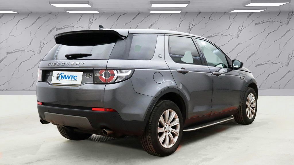 Used Land Rover Discovery Sport 2016 for sale - 77593972: Photo 4