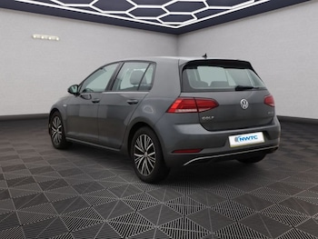 Used Volkswagen Golf 2018 for sale - 75642412: Photo