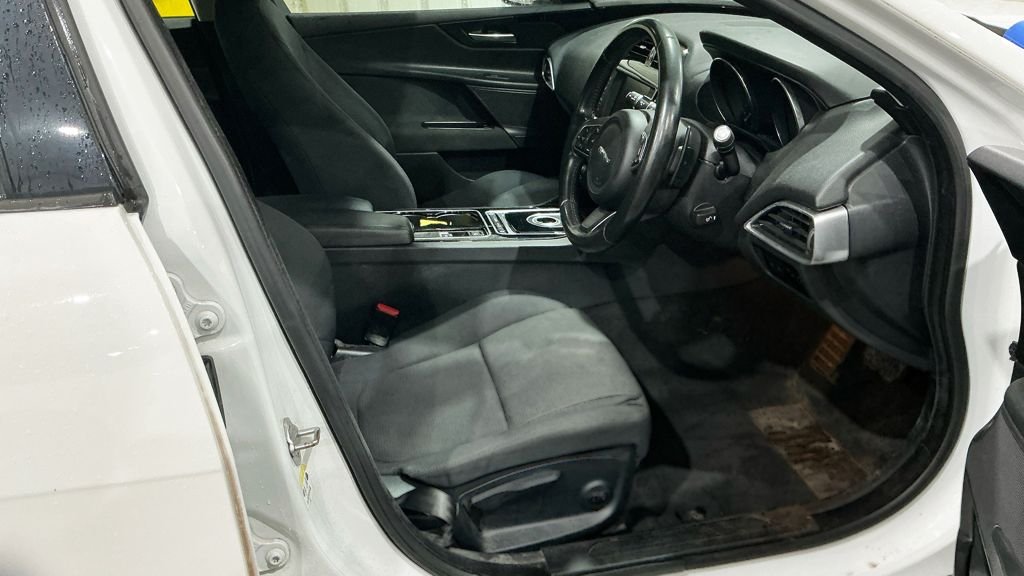 Used Jaguar XE 2015 for sale - 77507551: Photo 13