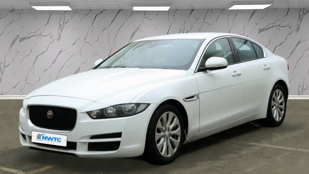 Used Jaguar XE 2015 for sale - 77507551: Photo 5