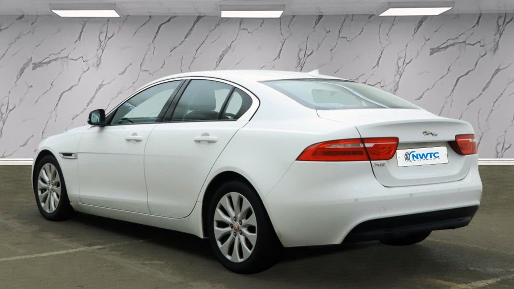 Used Jaguar XE 2015 for sale - 77507551: Photo 6