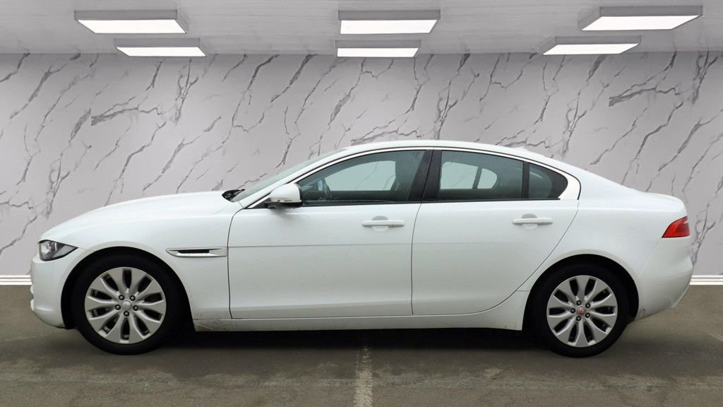 Used Jaguar XE 2015 for sale - 77507551: Photo 9