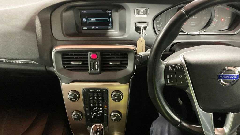 Used Volvo V40 2014 for sale - 77436779: Photo 10