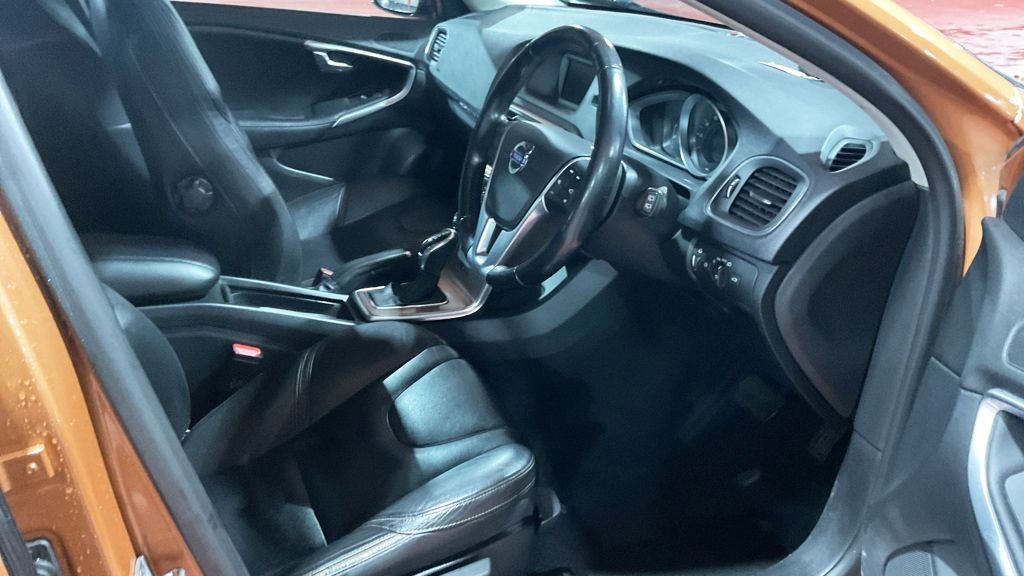 Used Volvo V40 2014 for sale - 77436779: Photo 12