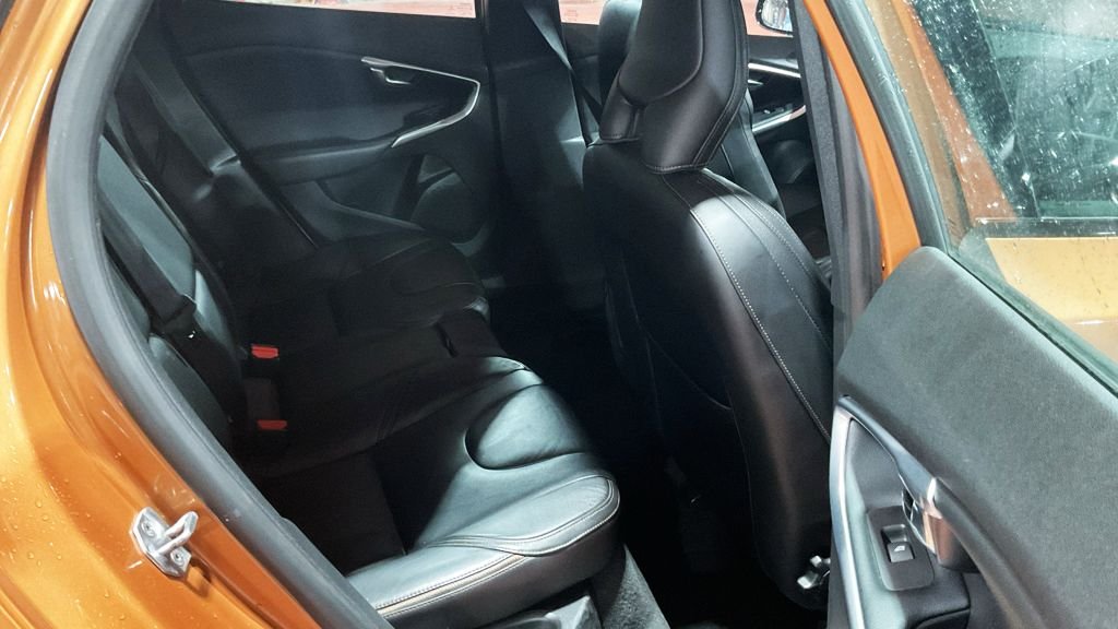 Used Volvo V40 2014 for sale - 77436779: Photo 13