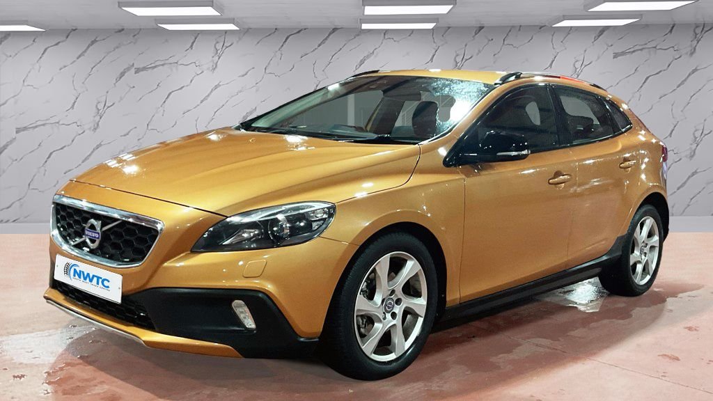 Used Volvo V40 2014 for sale - 77436779: Photo 4