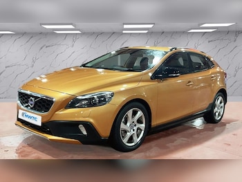 Used Volvo V40 2014 for sale - 77436779: Photo