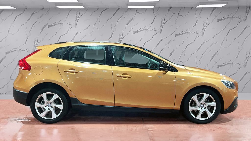 Used Volvo V40 2014 for sale - 77436779: Photo 7