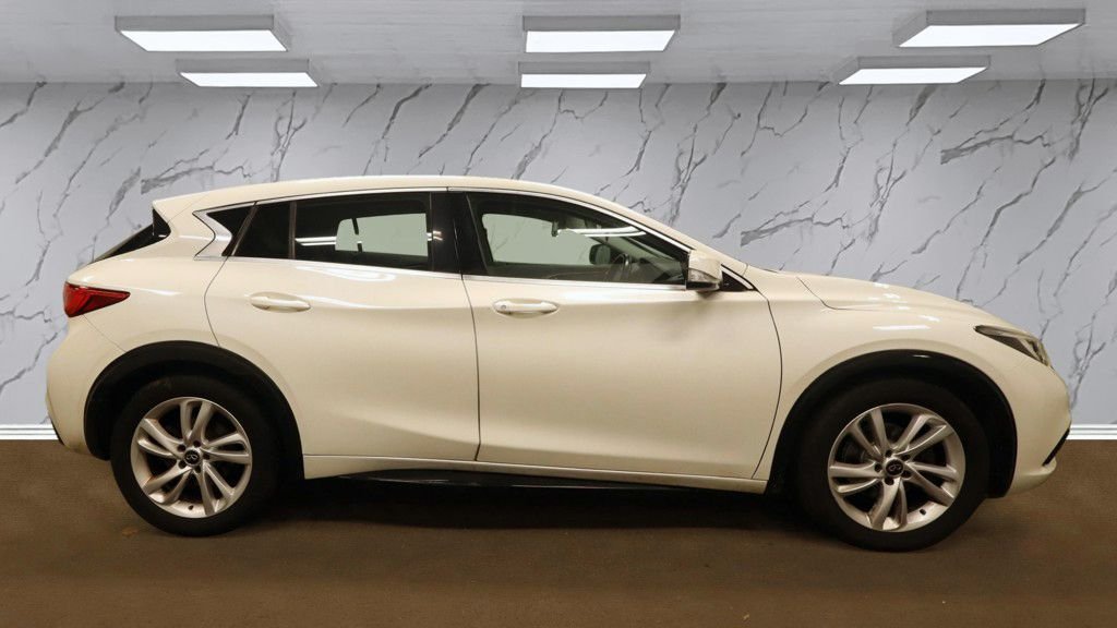 Used Infiniti Q30 2017 for sale - 76654923: Photo 6
