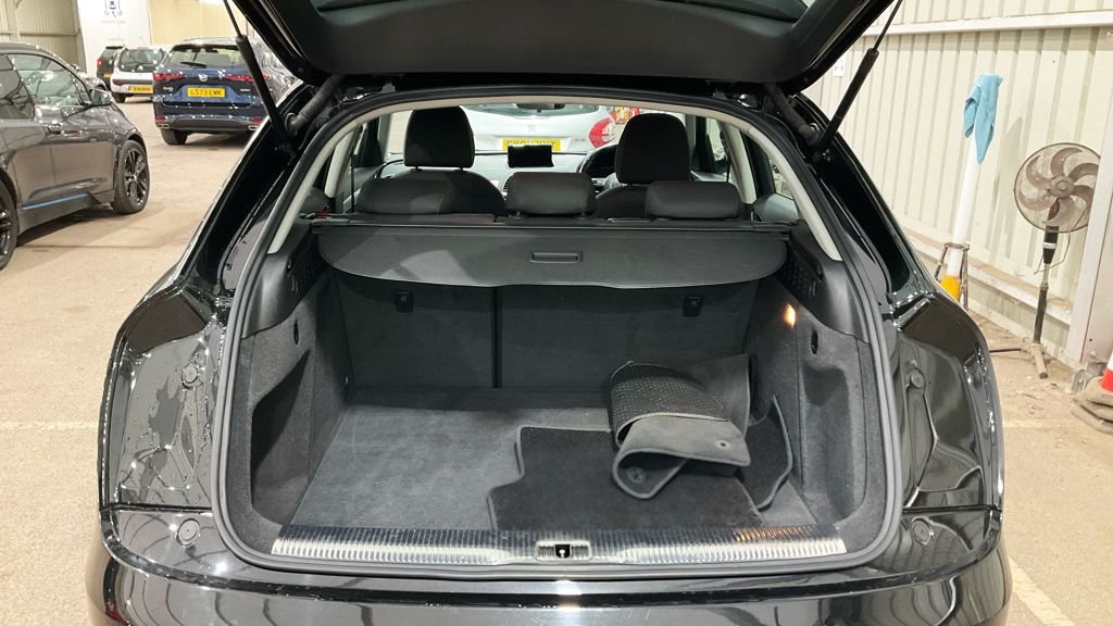 Used Audi Q3 2016 for sale - 76406998: Photo 12