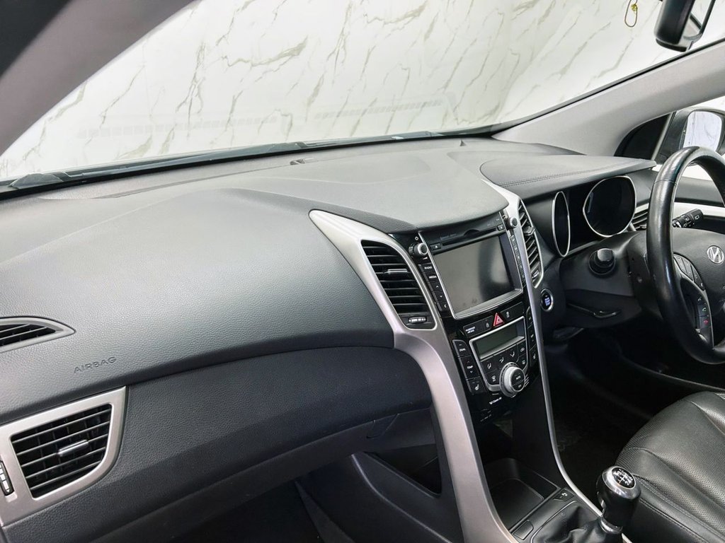 Used Hyundai i30 2016 for sale - 76304103: Photo 14