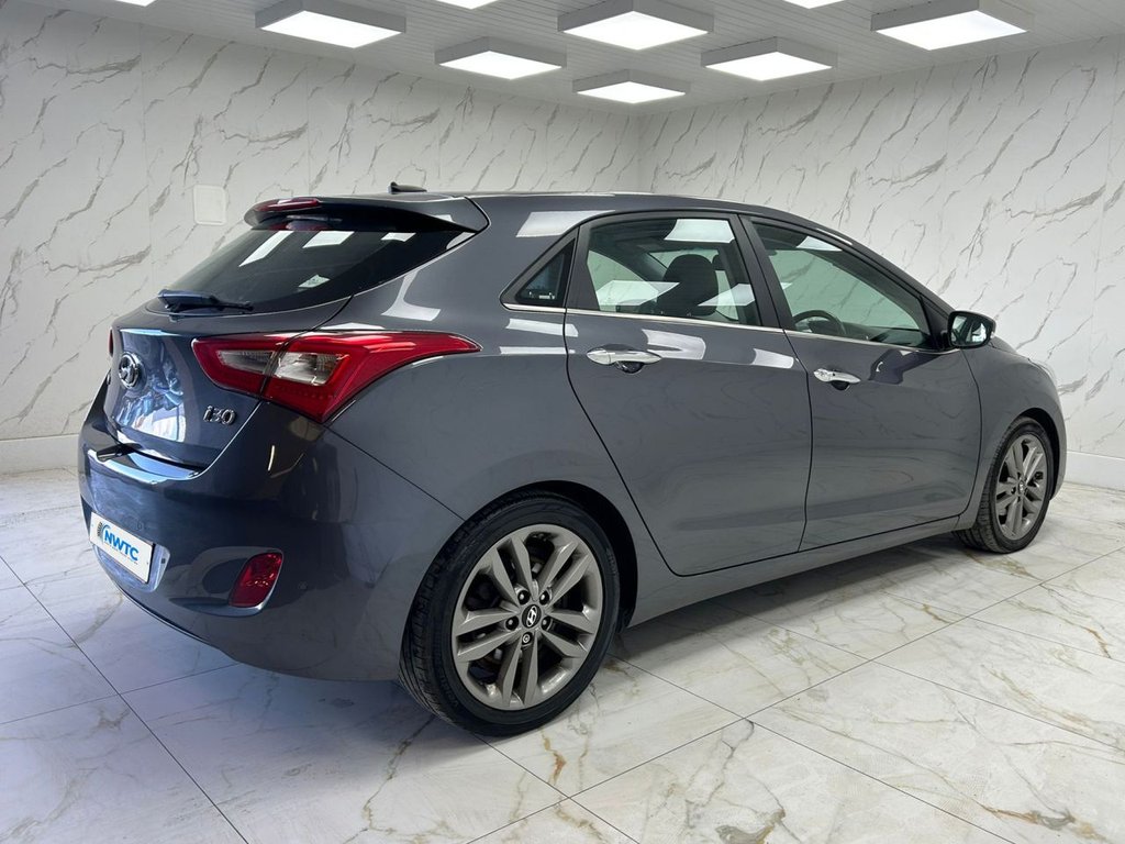Used Hyundai i30 2016 for sale - 76304103: Photo 15