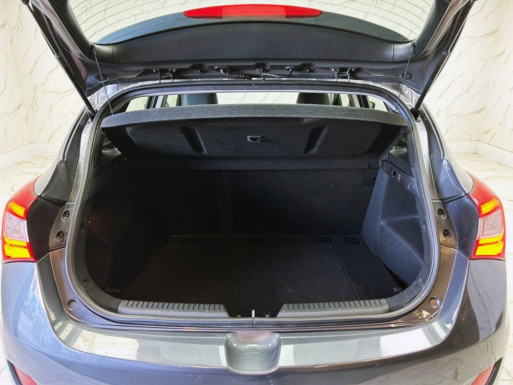 Used Hyundai i30 2016 for sale - 76304103: Photo 16