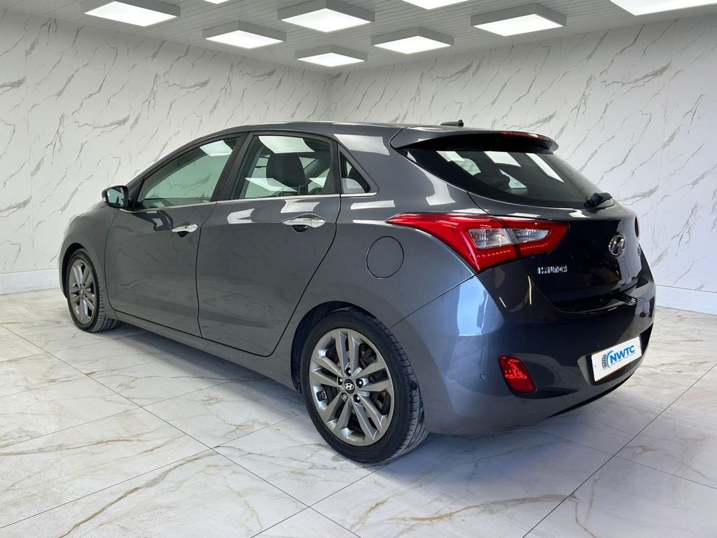 Used Hyundai i30 2016 for sale - 76304103: Photo 18
