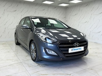 Used Hyundai i30 2016 for sale - 76304103: Photo
