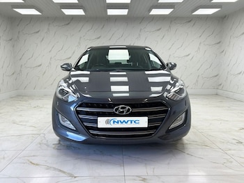 Used Hyundai i30 2016 for sale - 76304103: Photo