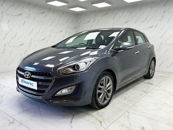 Used Hyundai i30 2016 for sale - 76304103: Photo
